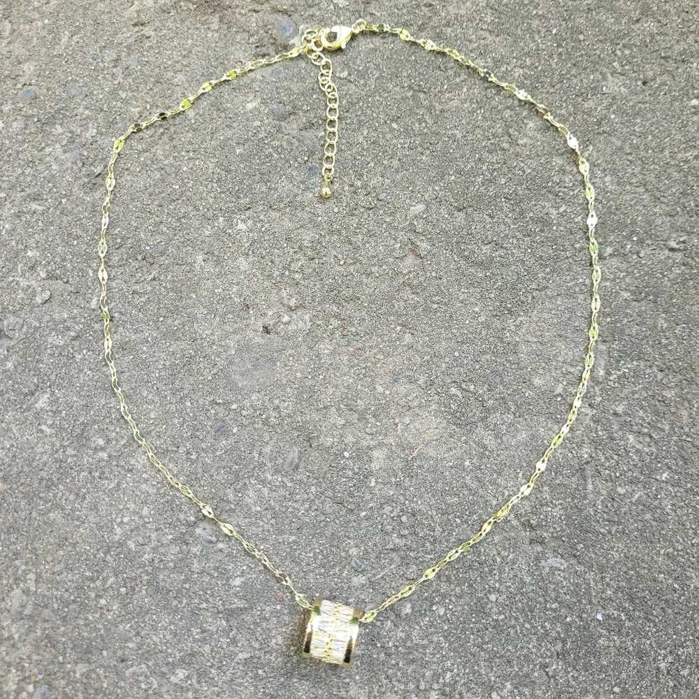 Gold Plated Crystal Bead Pendant Necklace NWOT - Picture 2 of 3